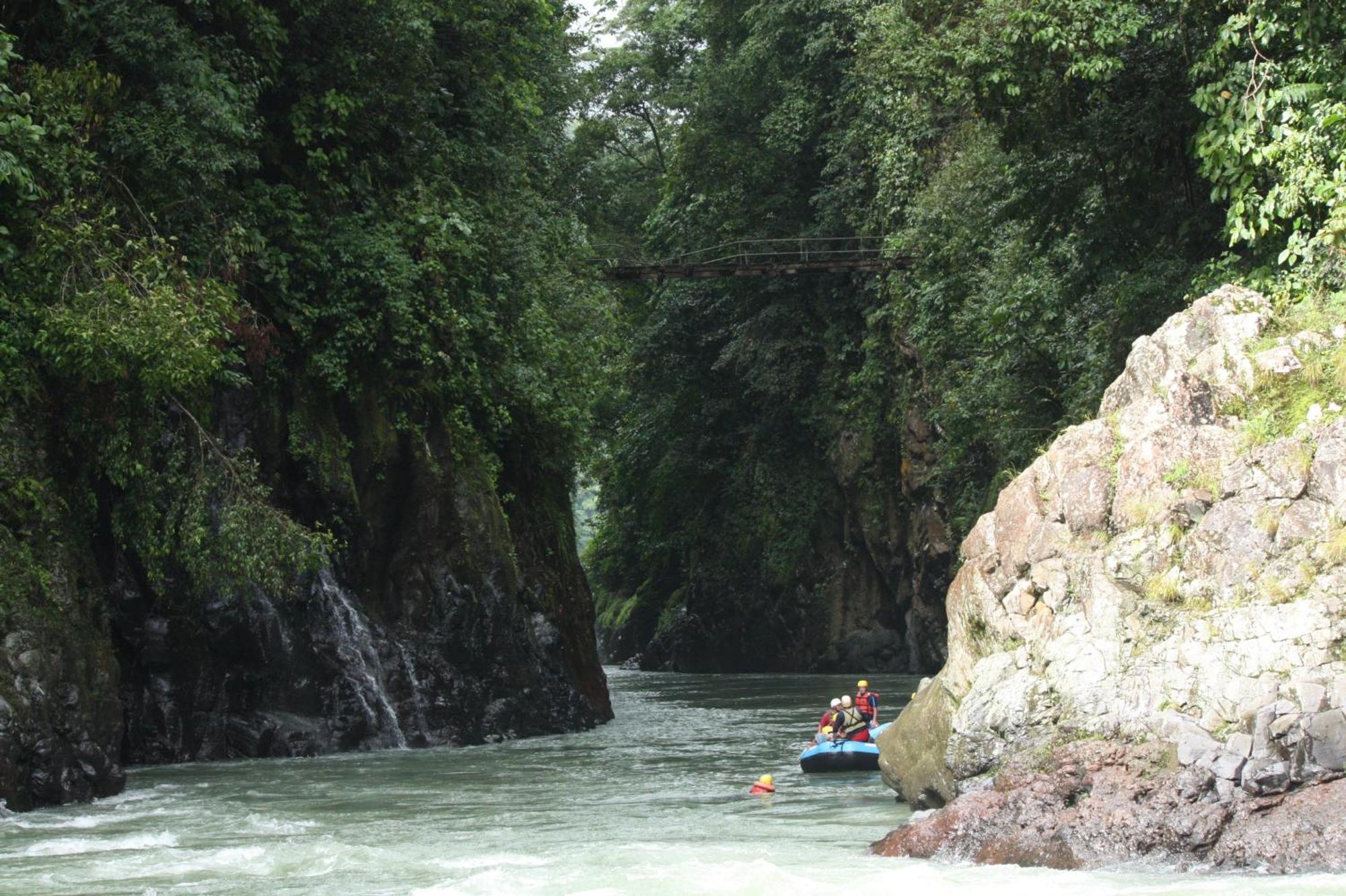 Pacuare River Lodge Bajo Tigre ภายนอก รูปภาพ
